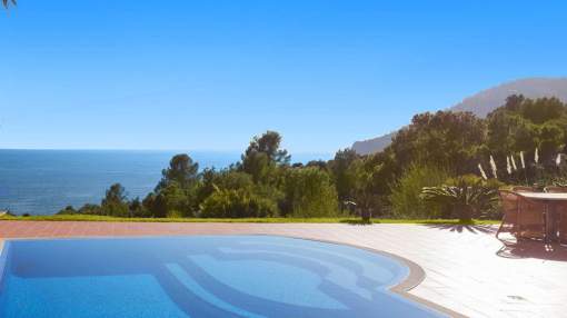 Beautiful villa with 3 bedrooms and fantastic sea views line for rent Beautiful villa with 3 bedrooms and fantastic sea views line for rent