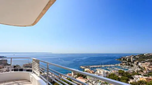 Dream penthouse with 360 º panoramic view close to a beach and a golf course