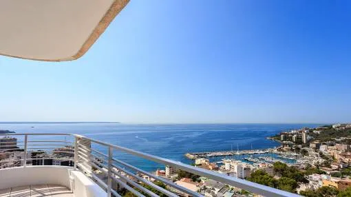 Dream apartment with 360 º panoramic view close to a beach and a golf course