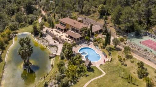Unique luxury mansion on a 250.000 m² plot in natural landscape for rent Unique luxury mansion on a 250.000 m² plot in natural landscape for rent