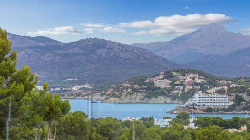 Exclusive modern villa with stunning views Exclusive modern villa with stunning views