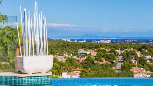 Top refurbished villa in a privileged location with breathtaking views Top refurbished villa in a privileged location with breathtaking views