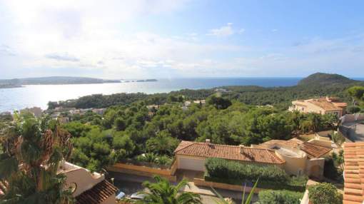 Sunny penthouse with sensational sea and panoramic views Sunny penthouse with sensational sea and panoramic views