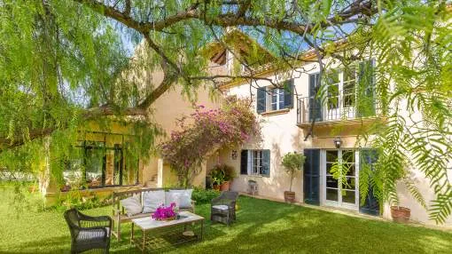 Beautiful manor house with panoramic sea views Beautiful manor house with panoramic sea views