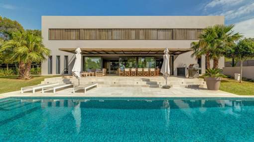 Superb villa with state-of-the-art interior close to the beach and harbour Superb villa with state-of-the-art interior close to the beach and harbour