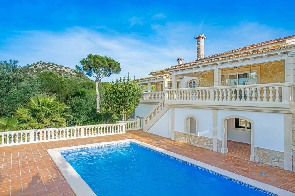 Mediterranean luxury villa with total privacy near the harbour and golf course