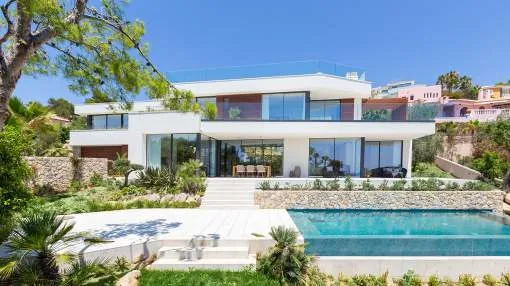 Light-flooded villa with top of the range interior in excellent location Light-flooded villa with top of the range interior in excellent location