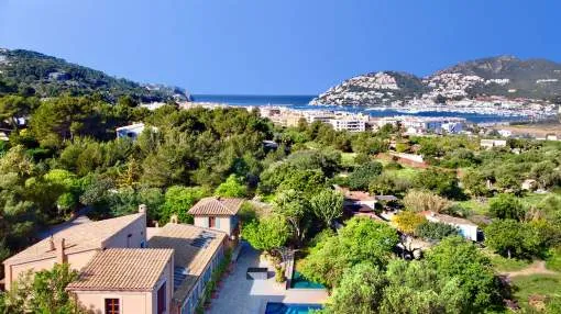 Spectacular Finca located close to the port with pool and a beautiful garden Spectacular Finca located close to the port with pool and a beautiful garden