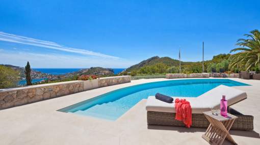 Prestigious villa in exclusive location with fantastic views Prestigious villa in exclusive location with fantastic views