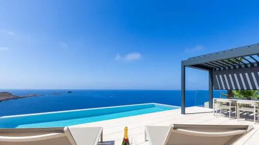 Modern luxury villa with direct access to the sea and fantastic sea views Modern luxury villa with direct access to the sea and fantastic sea views