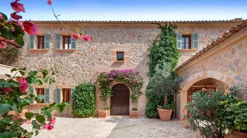 Exclusive property in traditional finca style with Holiday rental license Exclusive property in traditional finca style with Holiday rental license