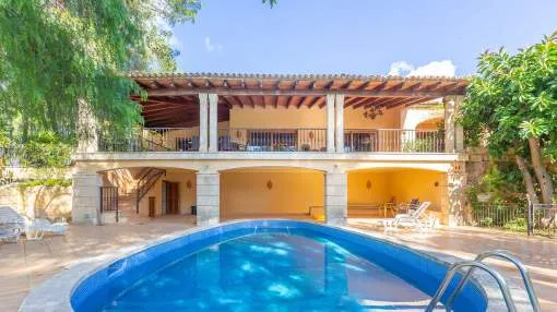 Mediterranean property with guest house in excellent location at the golf course
