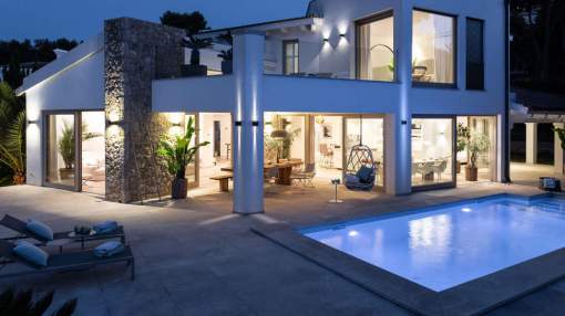 Impressive villa in an exclusive residential area close to the center Impressive villa in an exclusive residential area close to the center