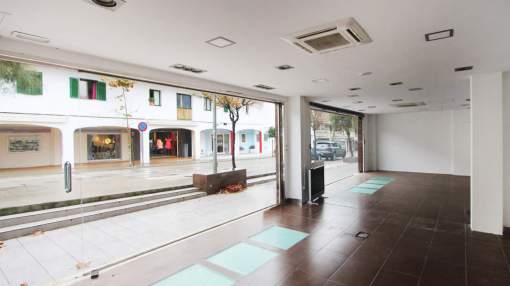 Bright and spacious shop for rent Bright and spacious shop for rent