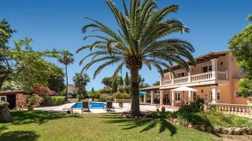 Luxurious Villa with Ocean Views in