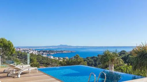 High-end villa with clean lines and spectacular sea views High-end villa with clean lines and spectacular sea views