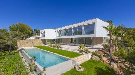 Imposing cubic villa in exclusive neighbourhood Imposing cubic villa in exclusive neighbourhood