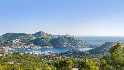 Mont Port: 1,350 m² plot with magnificent sea view in desired villa residential area Mont Port: 1,350 m² plot with magnificent sea view in desired villa residential area