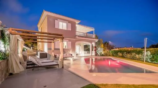 Mediterranean villa with elegant interior in exclusive neighbourhood Mediterranean villa with elegant interior in exclusive neighbourhood