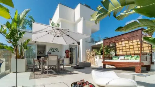 Exclusive residence with large terrace close to the beach Exclusive residence with large terrace close to the beach