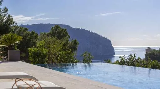 Luxurious new bulid villa with wonderful sea views – first occupancy