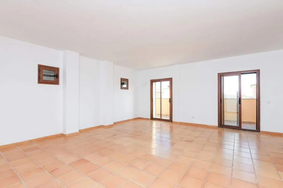 Spacious apartment in a sought-after rural residential area