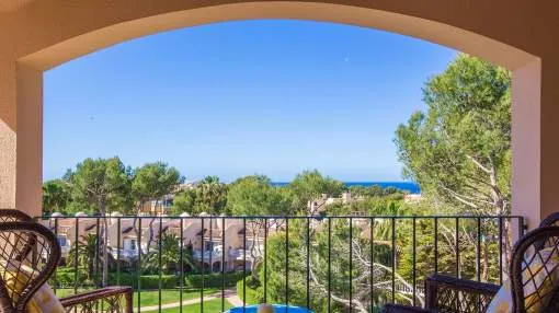 Exclusive penthouse in Mediterranean complex close to the harbour