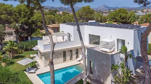Modern villa in a tranquil area near the harbour and golf course Modern villa in a tranquil area near the harbour and golf course