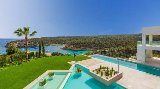 Excellent villa with stunning sea views