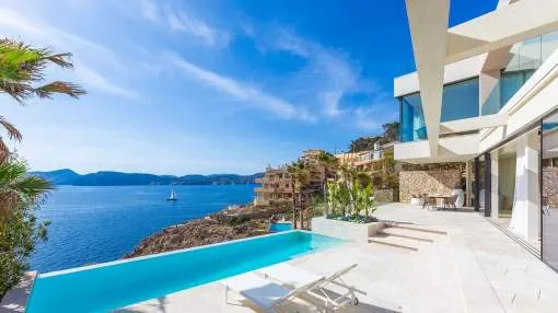 Modern villa in sensational location with sea access