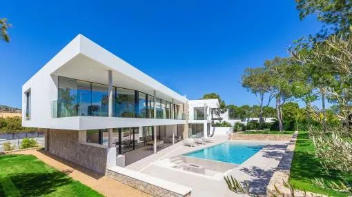 Spectacular contemporary villa in excellent location