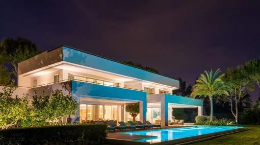 Modern luxury villa in excellent location close to the harbour and golf course Modern luxury villa in excellent location close to the harbour and golf course