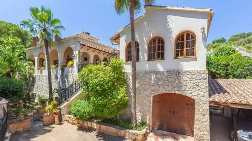 Mediterranean villa in excellent location near the beach