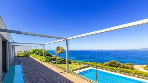 Designer villa in 1st sea line Designer villa in 1st sea line