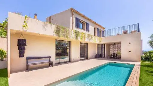 Newly built villa in sought-after residential area Newly built villa in sought-after residential area