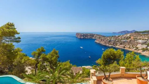 Cala Llamp: Spacious villa in top location with dream view Cala Llamp: Spacious villa in top location with dream view