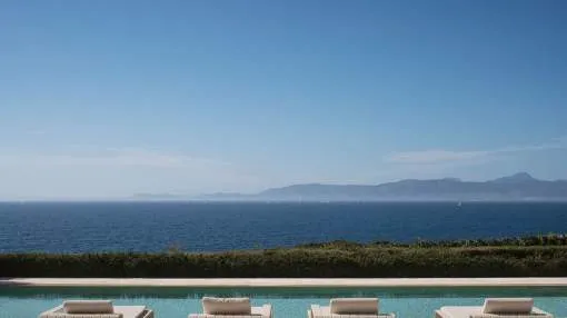 Fantastic luxury villa in 1st sea line Fantastic luxury villa in 1st sea line