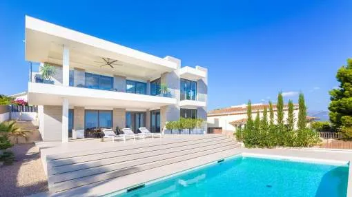 Superb villa in a top location with stunning views