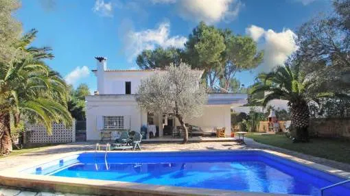 Mediterranean house close to the harbour and golf course