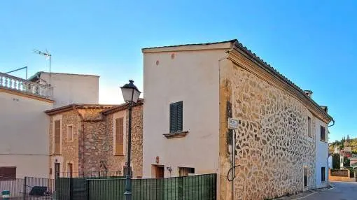 Authentic village house directly in the village center