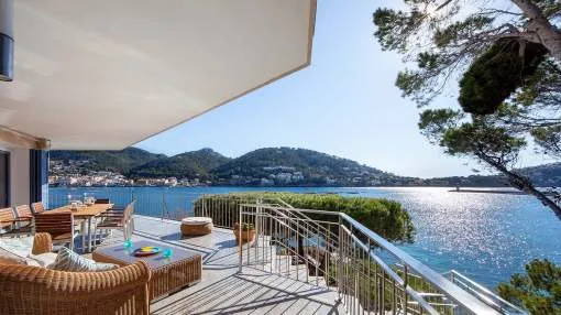 Unique villa in 1st sea line with boat dock