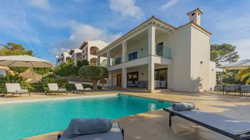 Representative villa near harbour and golf course Representative villa near harbour and golf course