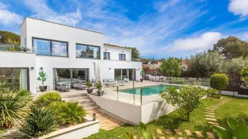 Spacious villa close to the beach Spacious villa close to the beach