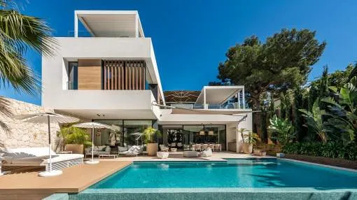 Comfortable designer villa in privileged residential location near the harbour