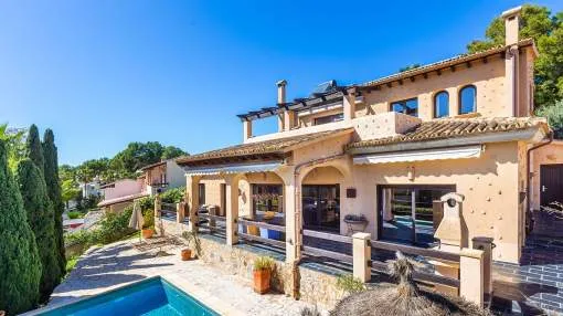 Sunny villa in central location close to the beach Sunny villa in central location close to the beach