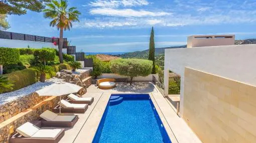 Imposing villa with beautiful panoramic views Imposing villa with beautiful panoramic views