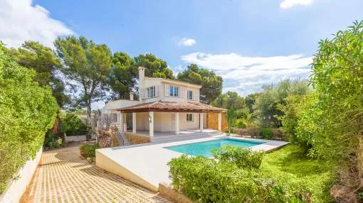 Beautiful villa in a tranquil location close to the beach and harbour