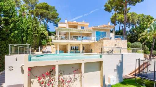 Comfortable luxury villa directly on the golf course Comfortable luxury villa directly on the golf course