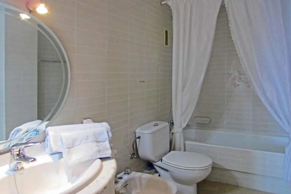 3-bedroom apartment in 1st sea line for rent