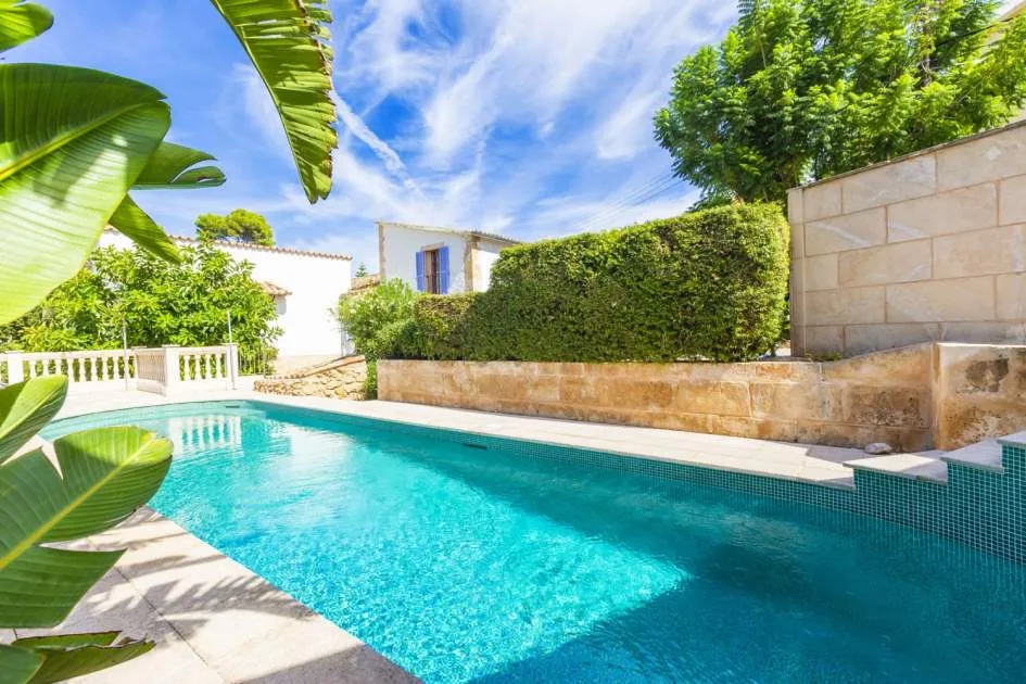 Manorial villa with pool and garden close to -City
